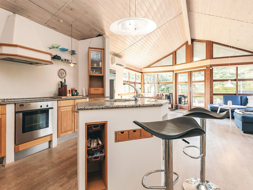 6 Person Holiday Home in Spottrup