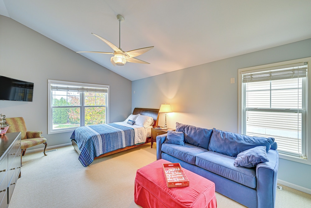St Joseph River, Lake Michigan Access: Luxury Home