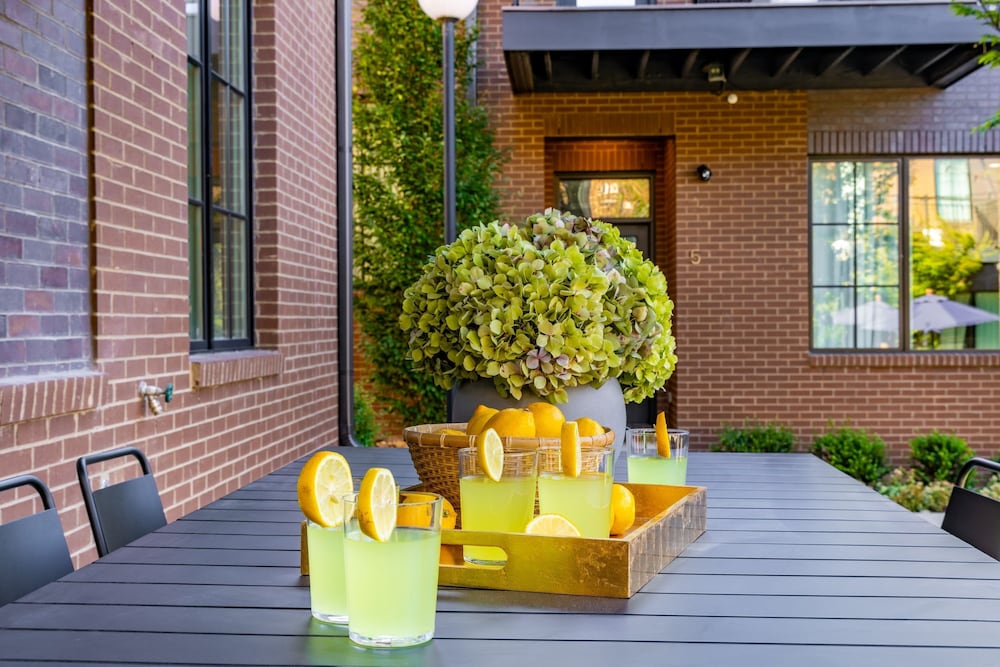 The Magnolia 4 by Avantstay Germantown Balcony
