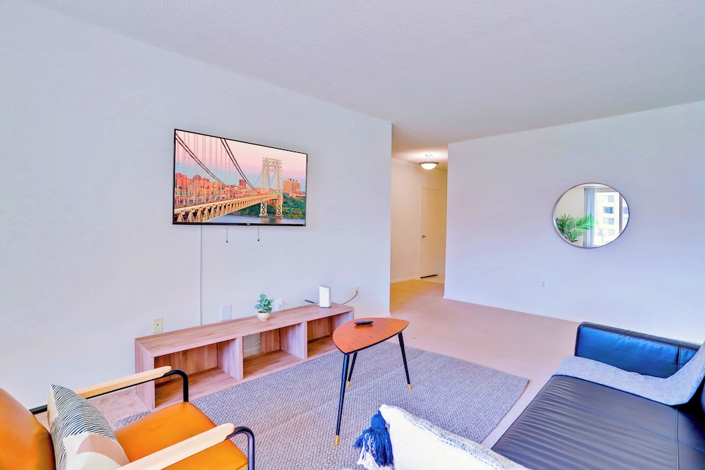 Prime Crystal City Apartments