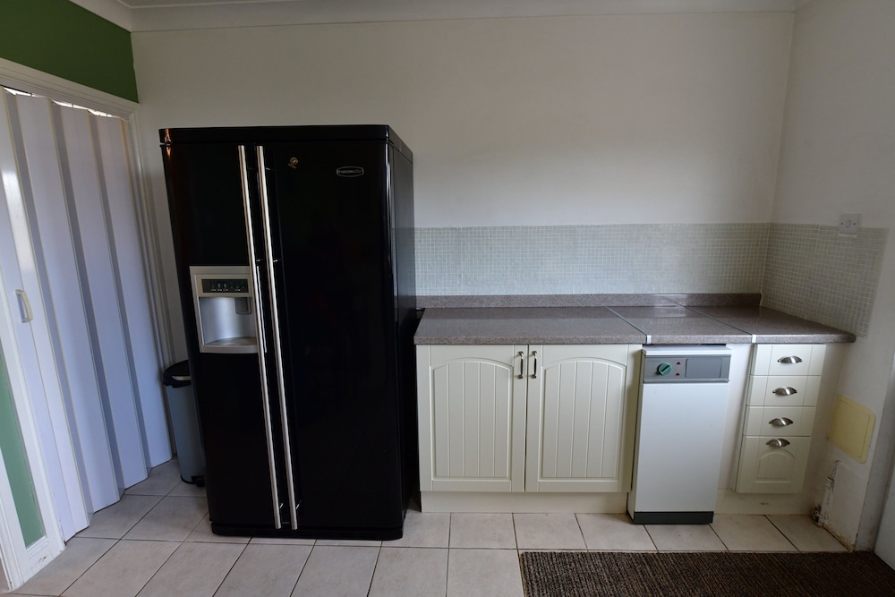 2Bd Garden Home - A Short Walk To Stonehenge