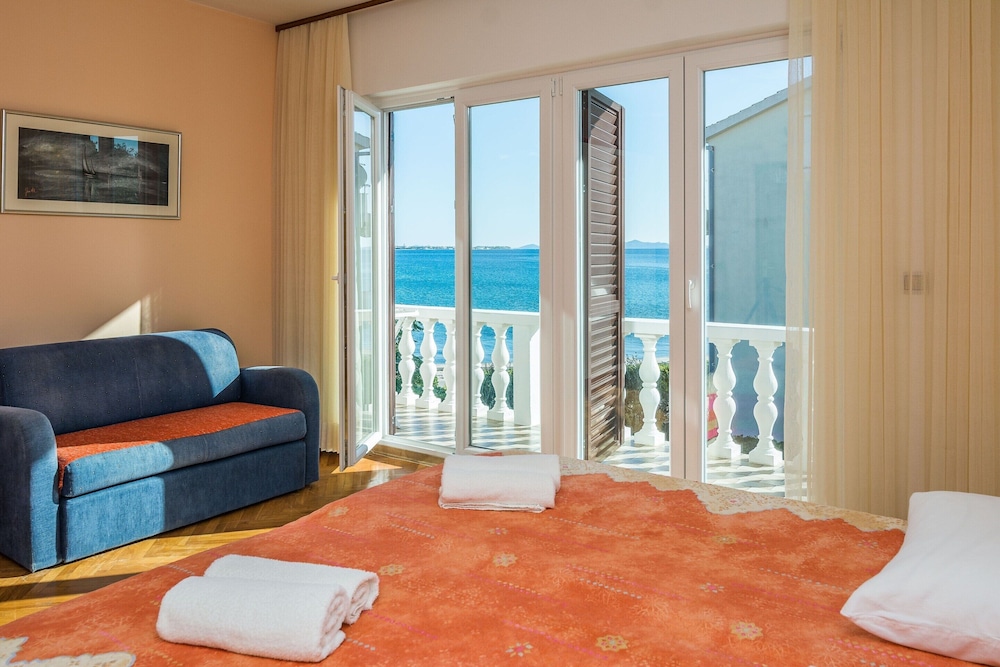 Apartment on Vir Island Near Sandy Beaches
