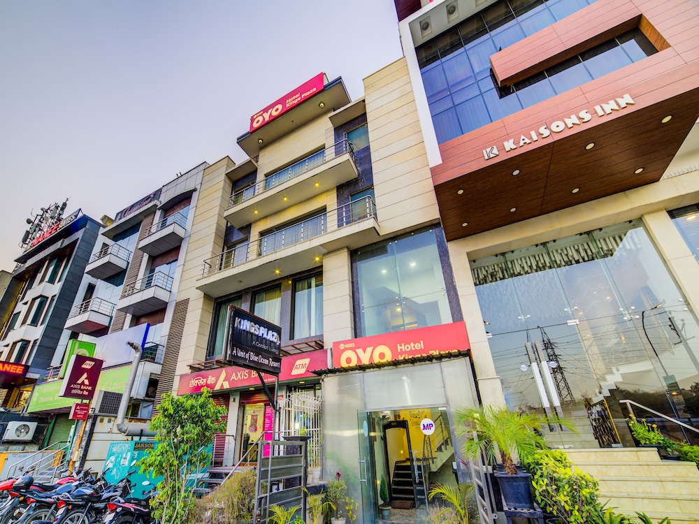 OYO 9553 Hotel Kings Plaza
