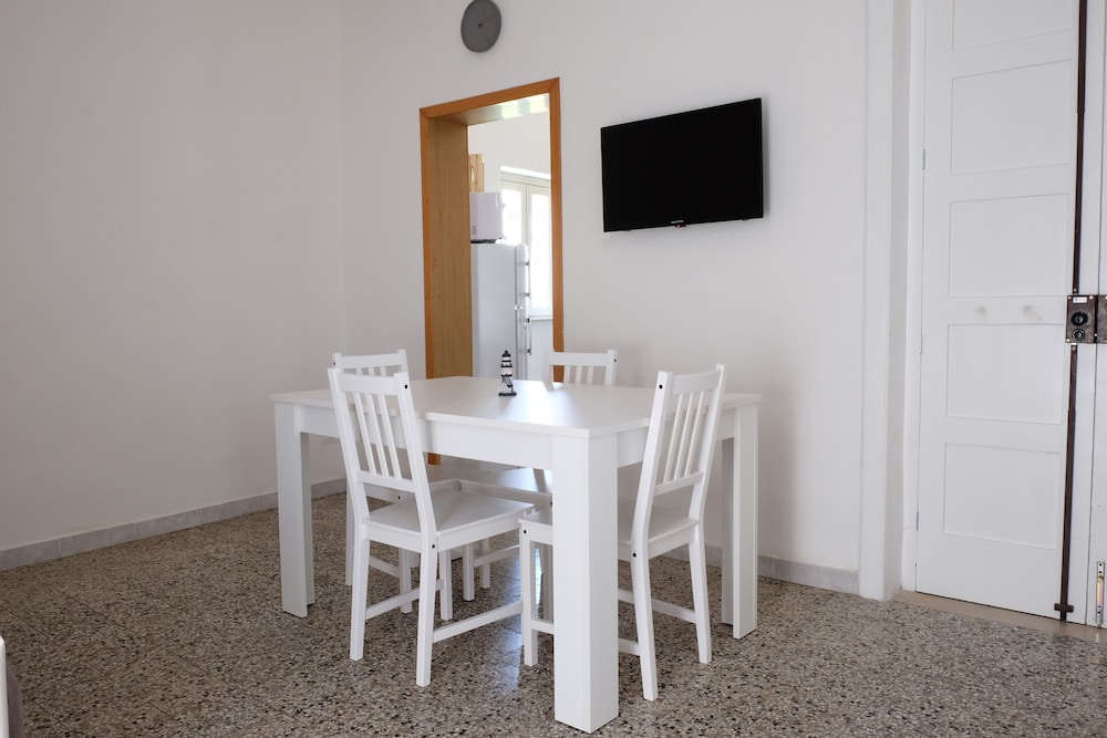 Myia 3B in Siracusa With 1 Bedrooms and 1 Bathrooms