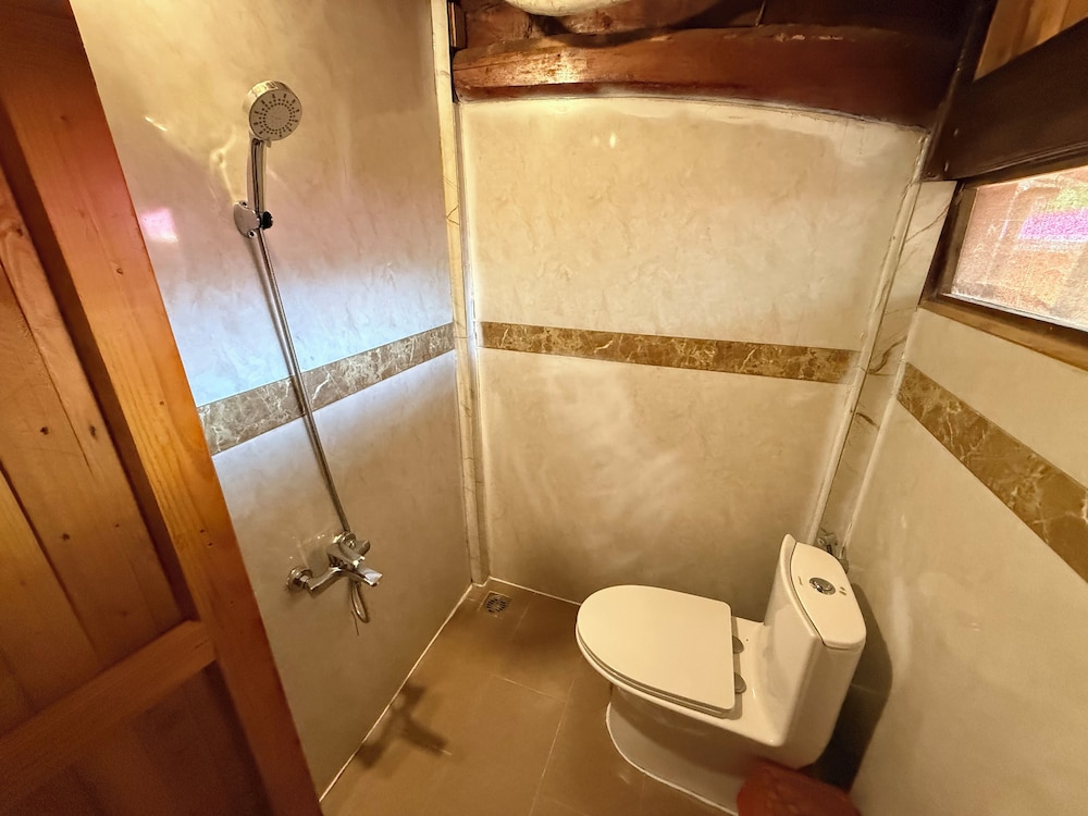 Bau Trang U&ME Glamping Resort