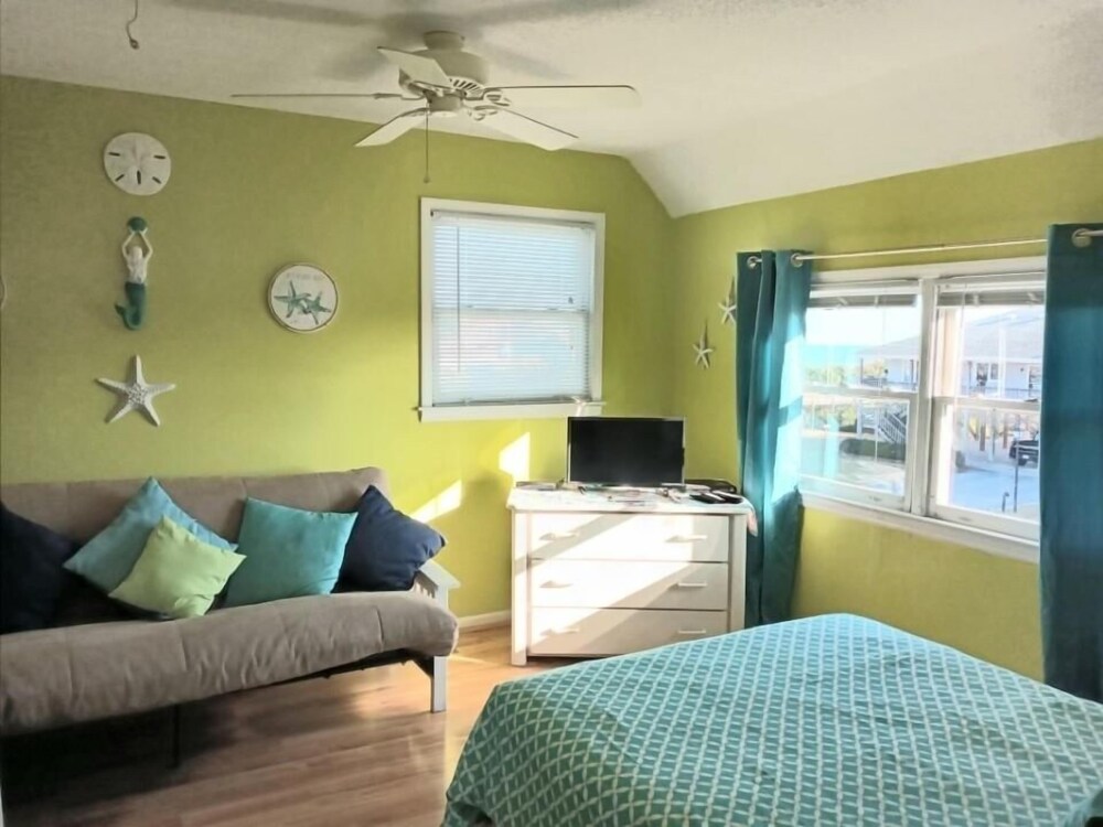 1 Galway Girl 3 Bedroom Home by RedAwning view 3