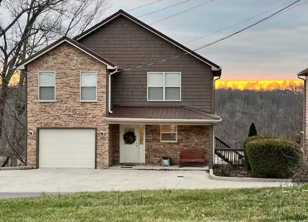 Lake It Easy 3 Level Home