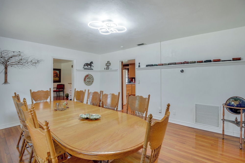 Private 3-acre Retreat w/ Game Room in Bunnell!