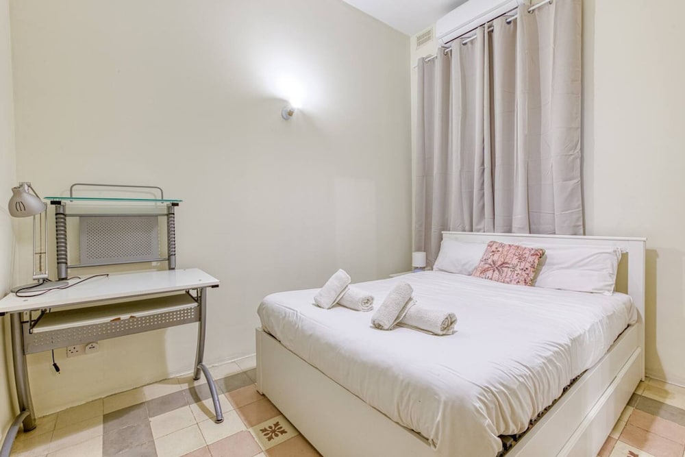 St James the Traditional 4-bed Townhouse Terrace