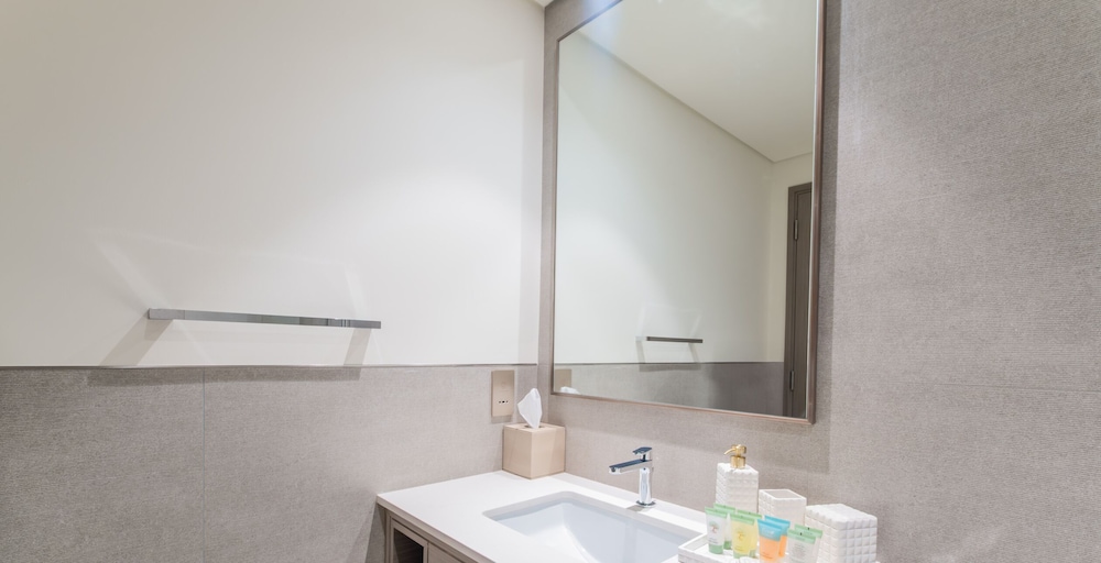 LUX The Grande Signature Skyline Suite