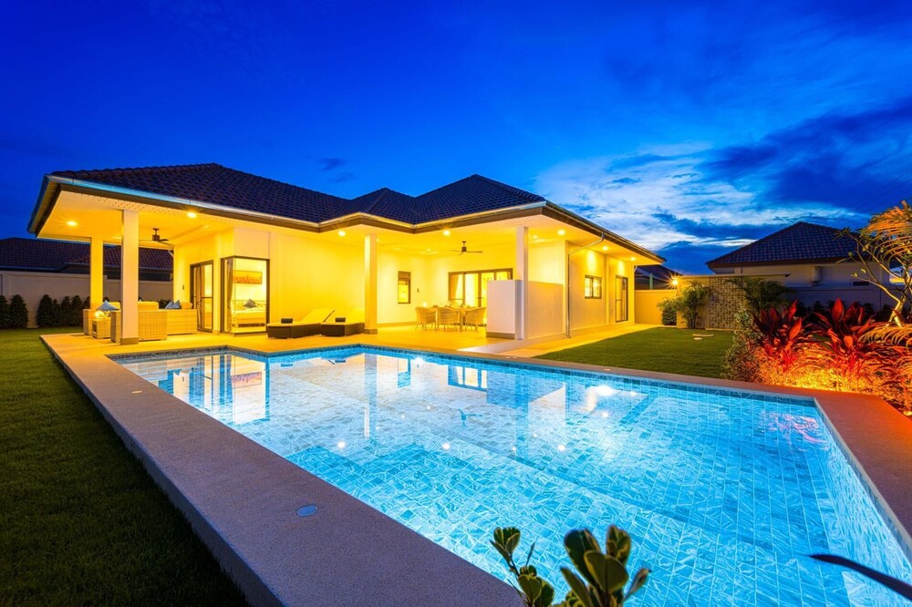 New Modern 3 Bedroom Villa MB35
