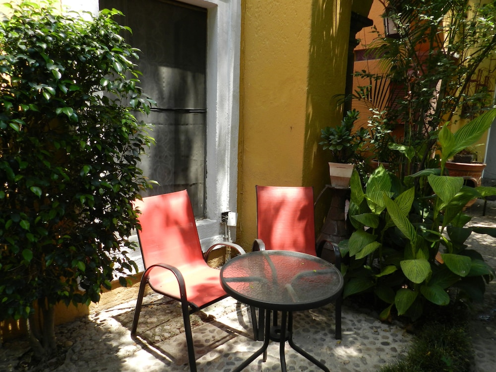 Hotel Rosa Morada