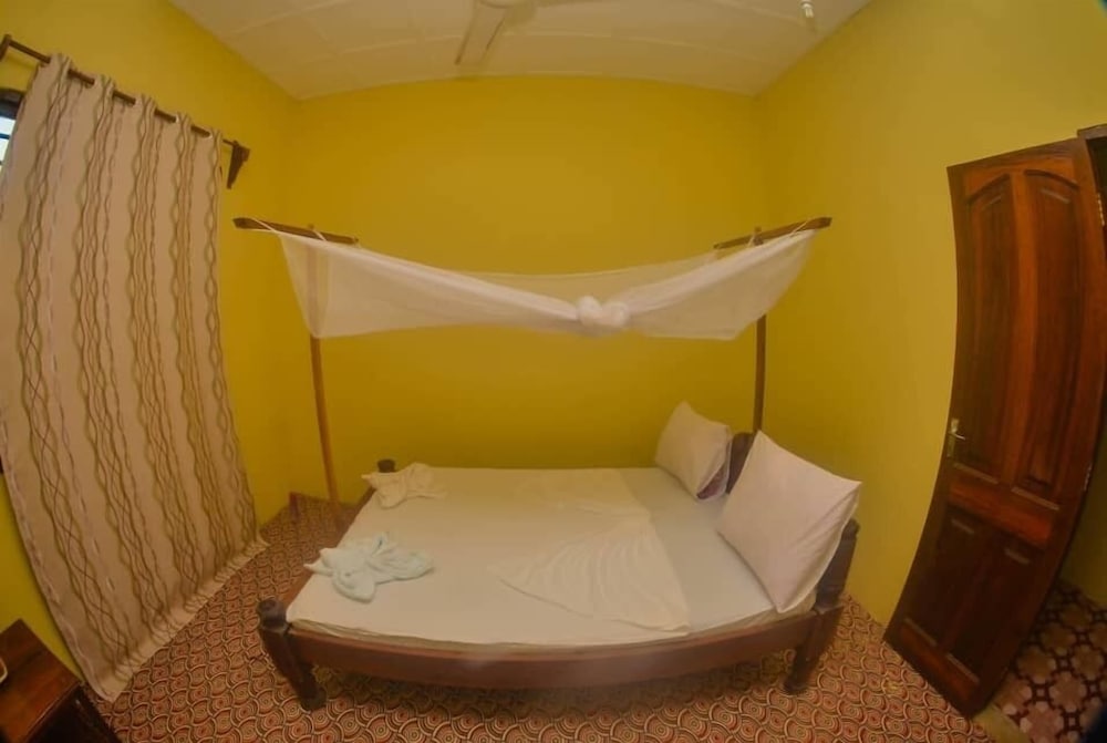 Fisherman Lodge view 5