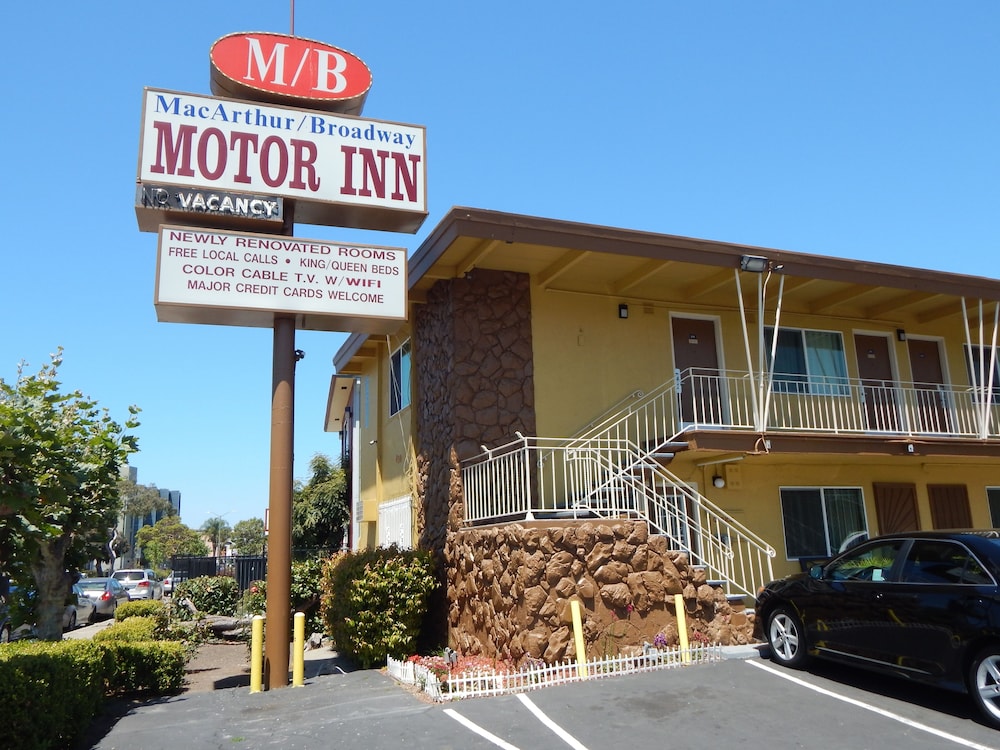 Oakland Vacations - M B Motor Inn - Property Image 5