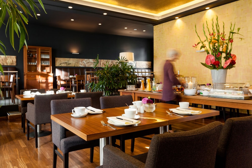 Frankfurt Vacations - Hotel Villa Orange - Property Image 1