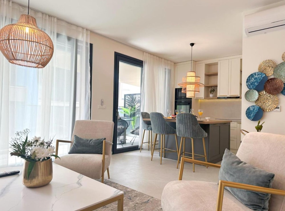Leonarda Waterfront Residences