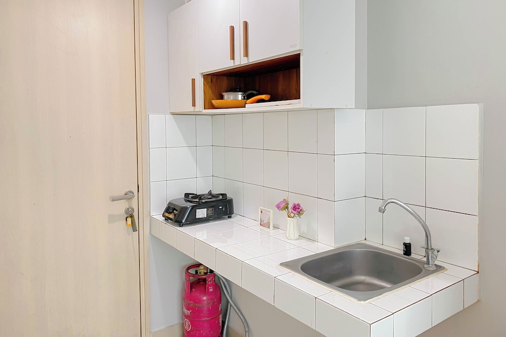 Good Location And Simply Studio Springlake Summarecon Bekasi Apartment