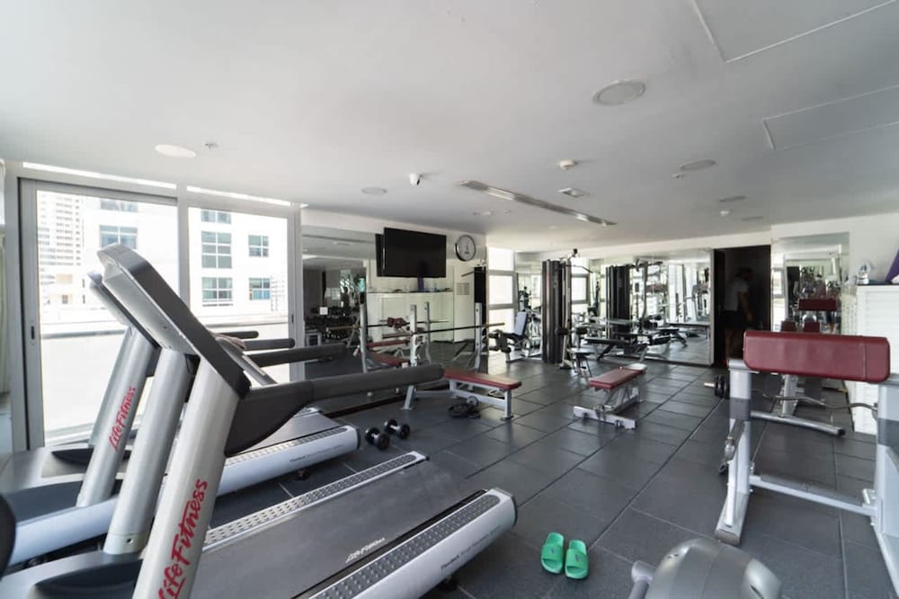 Lovely and Spacious 1BR in DEC Tower Near Marina Walk