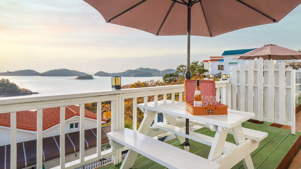 Yeosu Grace Family Pension