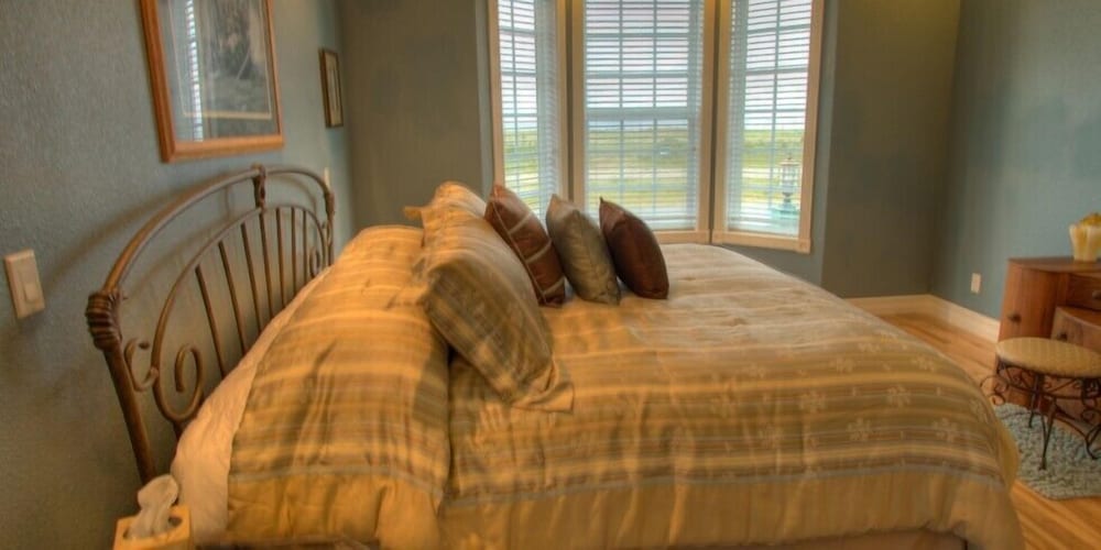 The Collins Inn and Seaside Cottages - Adults Only