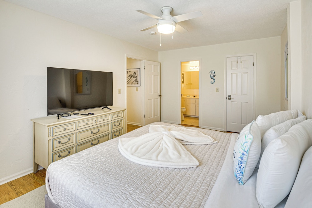 < 1/2 Mi to Coast: New Smyrna Beach Getaway