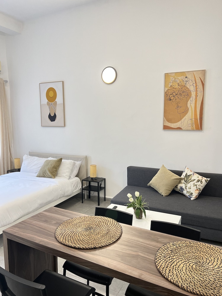 Ha-Carmel Market Apartment
