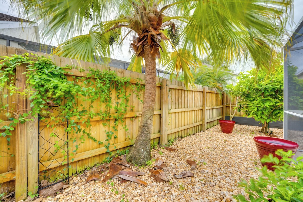 12 Mi to Disney: Family Home w/ Lanai in Davenport