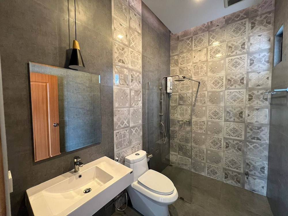 Orange Private Pool Villa, Near Cham Am Beach