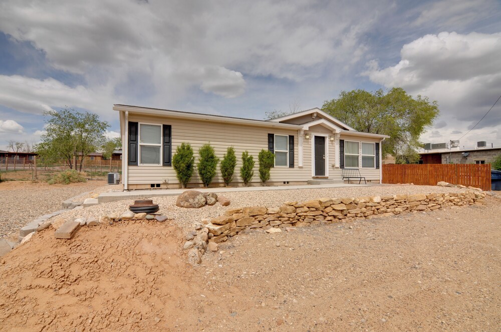 Utah Retreat - Hot Tub, Deck & Near National Parks view 2