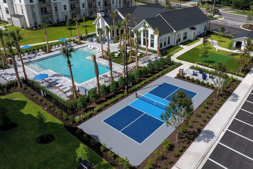 Landing Apartments Rolling Hills