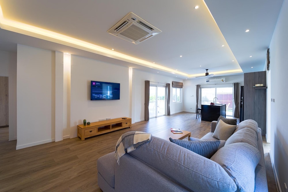Brand-New Modern 3-Bedroom Villa MB20