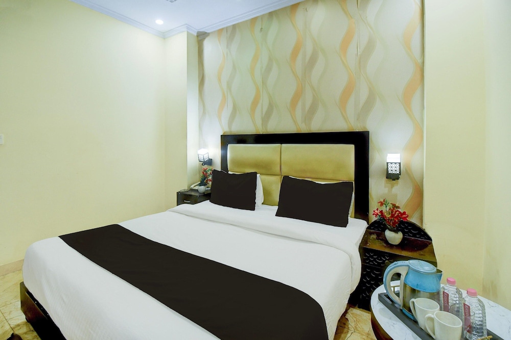 Luxury Stays With Pool Near Akshardham Temple