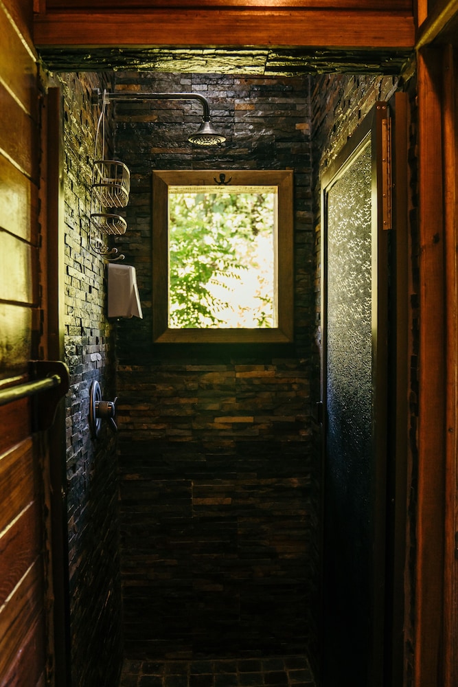 Bambuda Lodge - Hostel