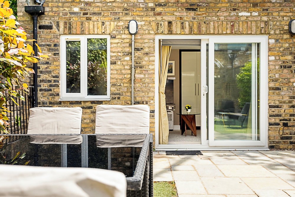 outdoor bbq area