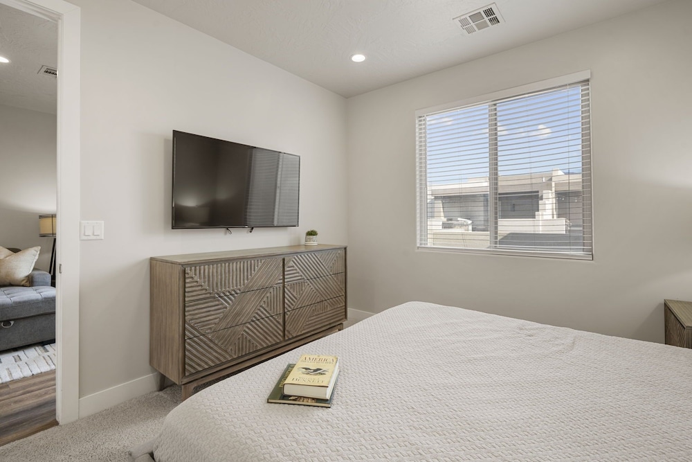 Relax In Style 4 Bedroom Townhouse