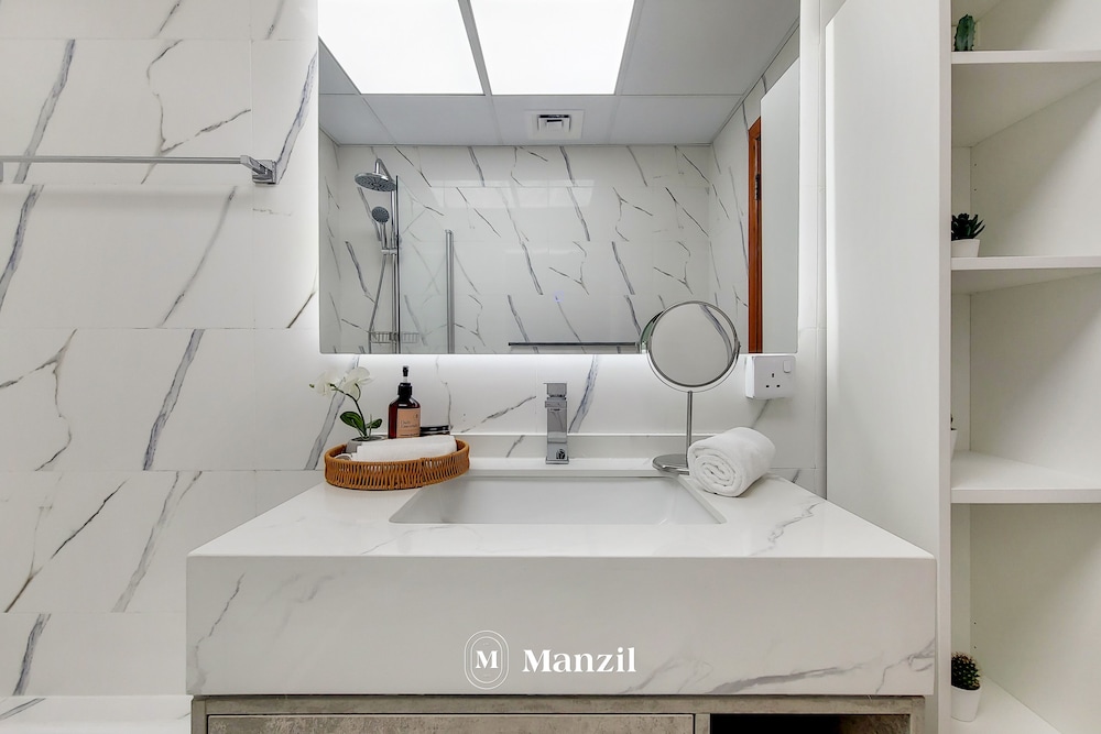 Manzil-Cozy 1BR in Marina with City View