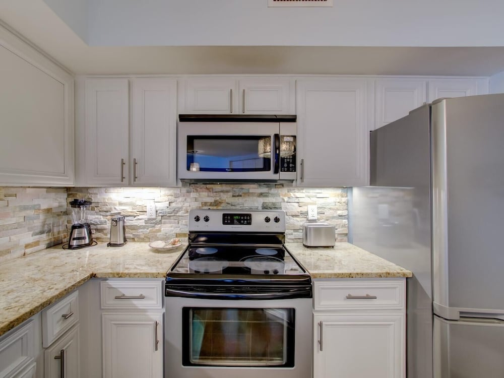 Pelican Pointe 1505