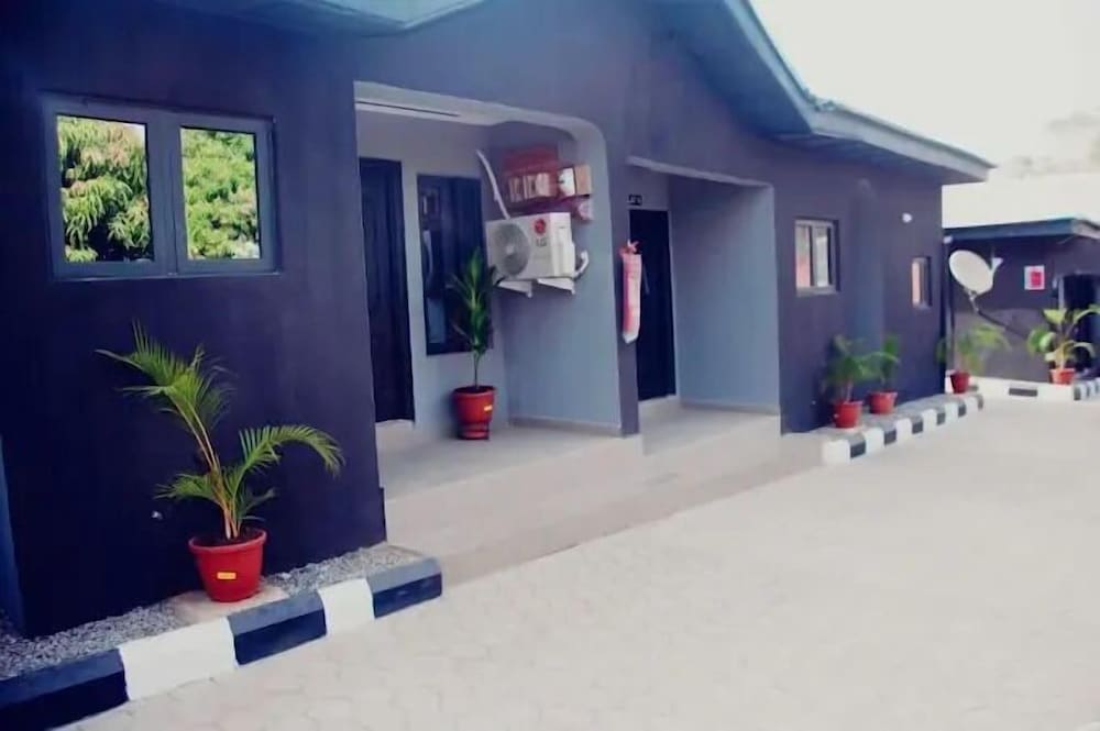 House 17 Apartment and Services Ltd