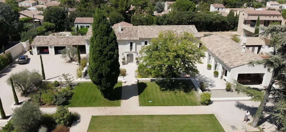 Prestigious Villa in Heart of Saint Remy de Provence