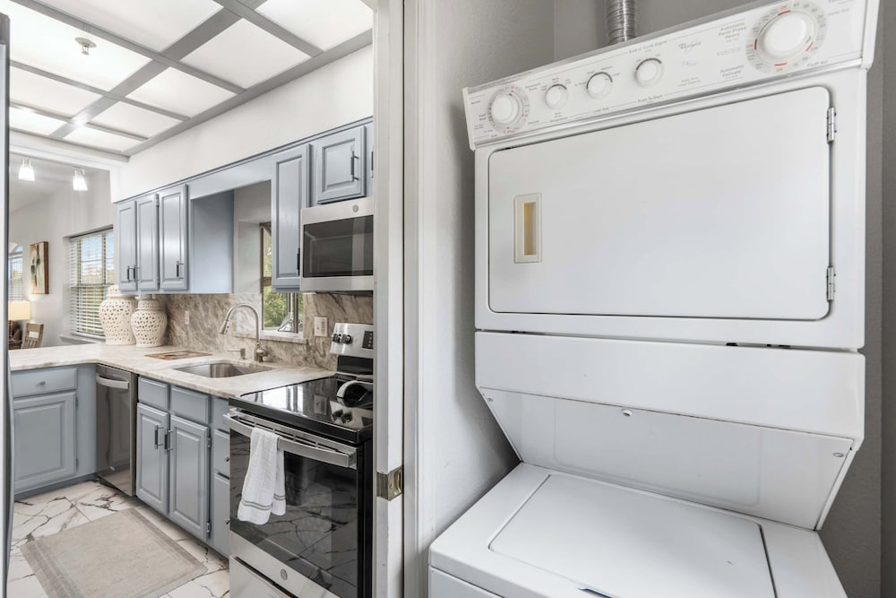 Fairway Follies Luxury Retreat