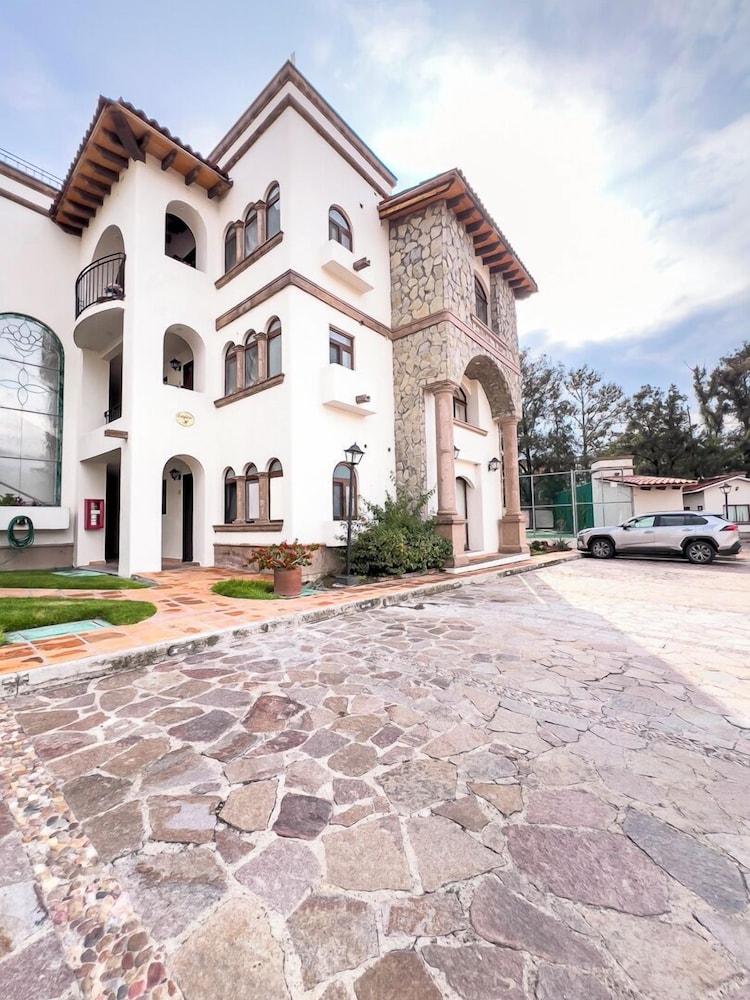 Prime Location w Amenities in San Miguel