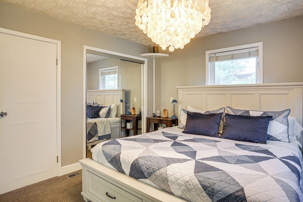Hot Tub, Deck & Mtn Views: Nine Mile Falls Duplex