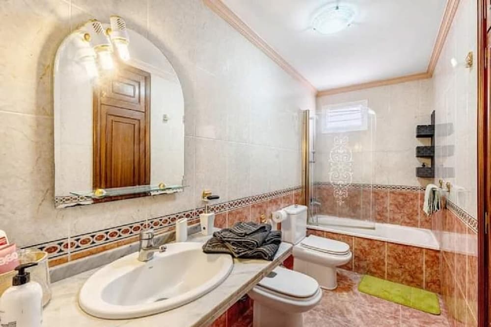 3 Bed-room & Wifi-radazul -sea View and Balcony