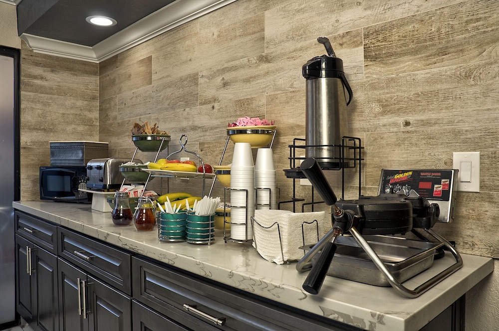 Morgan Hill Vacations - Quality Inn Suites South San Jose / Morgan Hill - Property Image 19