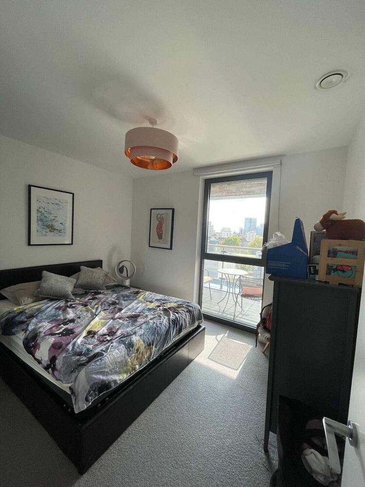 Bright & Modern 1BD Flat - Limehouse!