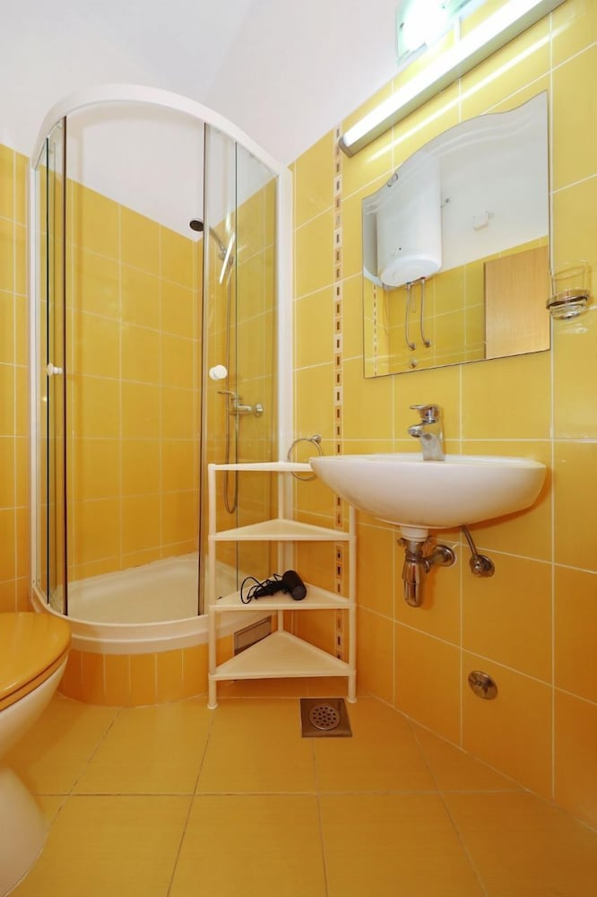 Buga - Close to the Beach & Comfortable - SA2 view 3