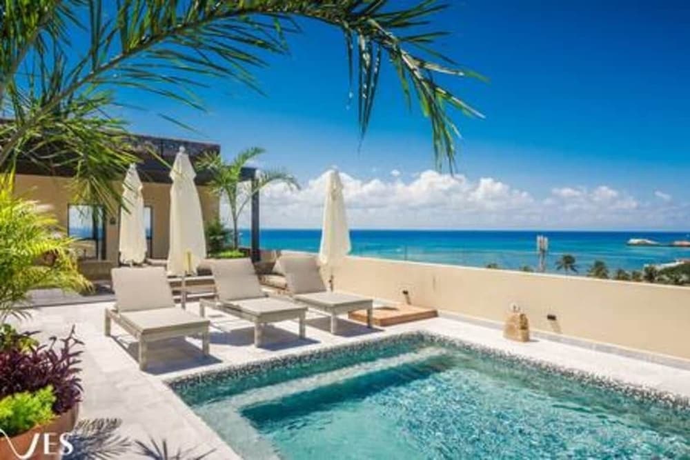 2 Br. With Rooftop Pool and Stunning Ocean View