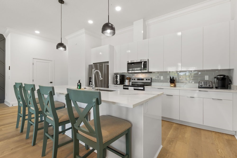NEW Casa Sol Casa Cielo - Luxurious Newly Built Tampa Townhouses In Prime Location