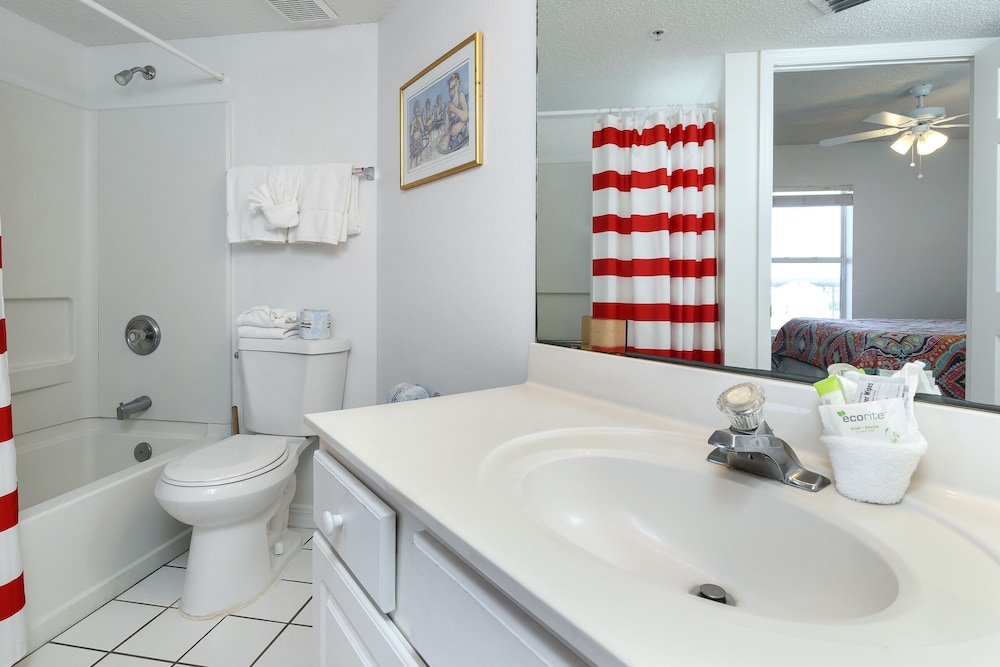 Islander 7010 by Brooks and Shorey Resorts