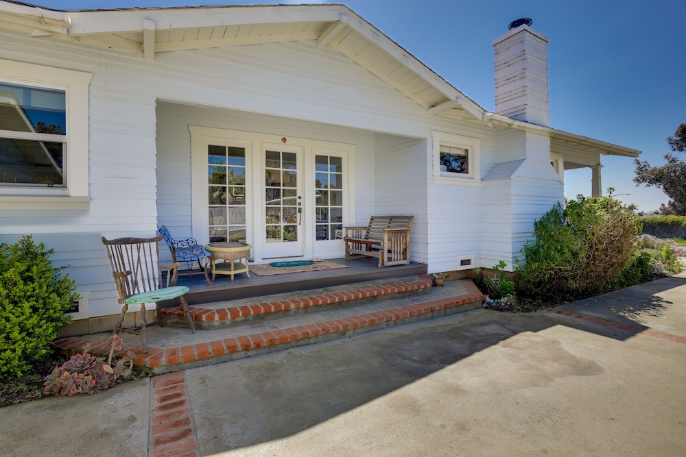 Beautiful South Oceanside Bungalow: 1 Mi to Beach! view 3